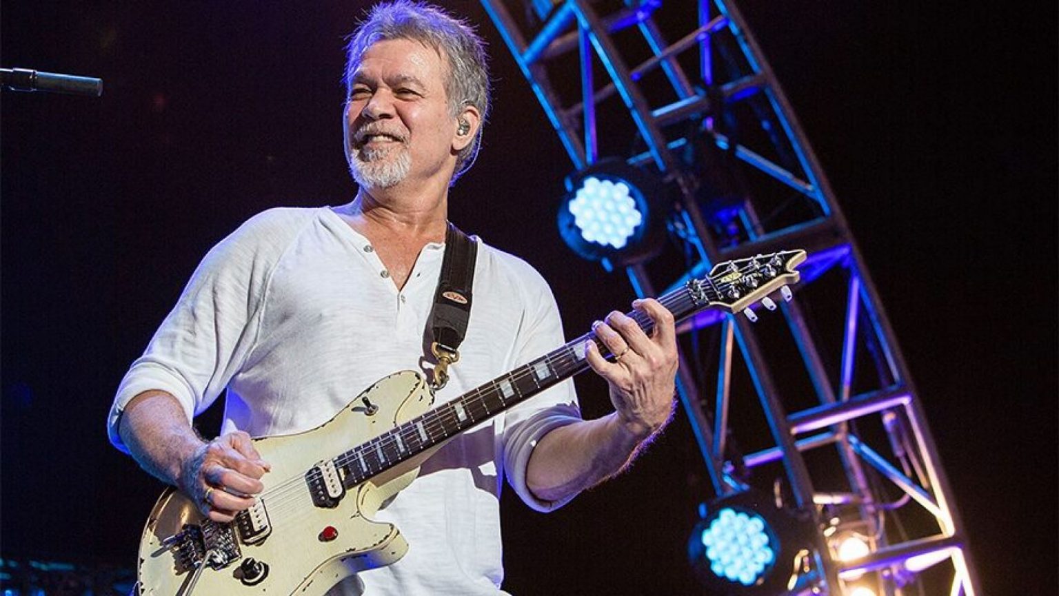 Eddie Van Halen, legendario guitarrista de rock, muere a los 65 años